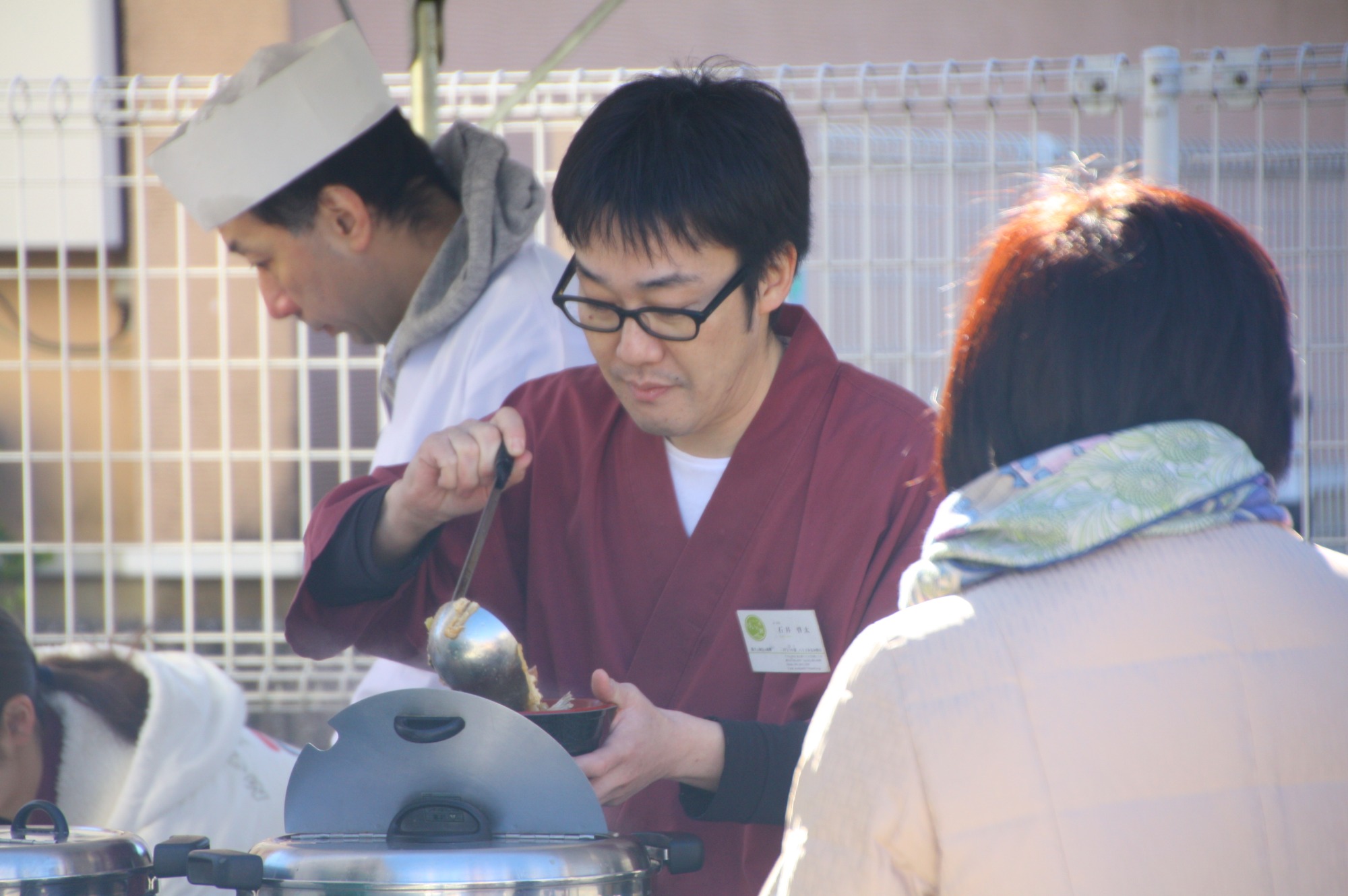 十八鍋を振る舞うけいの家みなみ野店店長